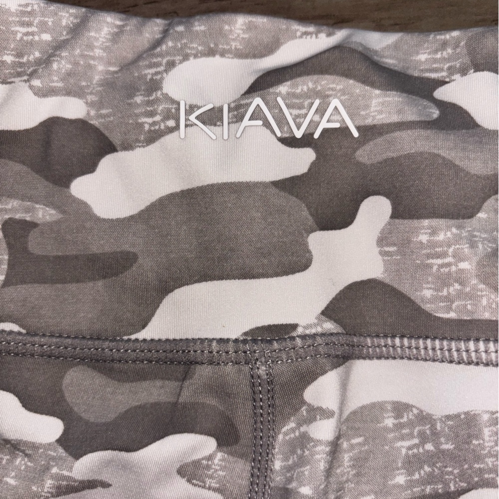 KIAVA Gray Camo Leggings